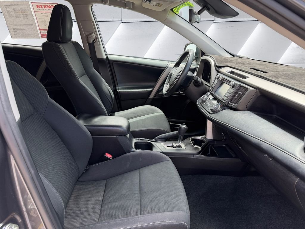 Used 2018 Gray Toyota XLE image 13
