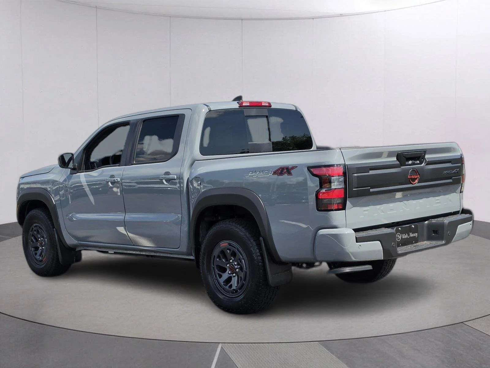 Used 2025 Boulder Gray Pearl Nissan PRO-4X image 3