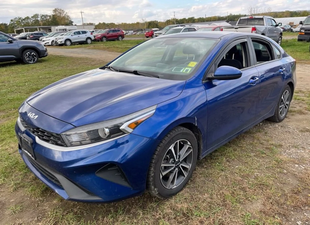 Used 2023 Blue Kia LXS image 2