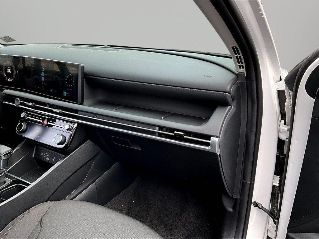 New 2026 White Hyundai SEL AWD image 29