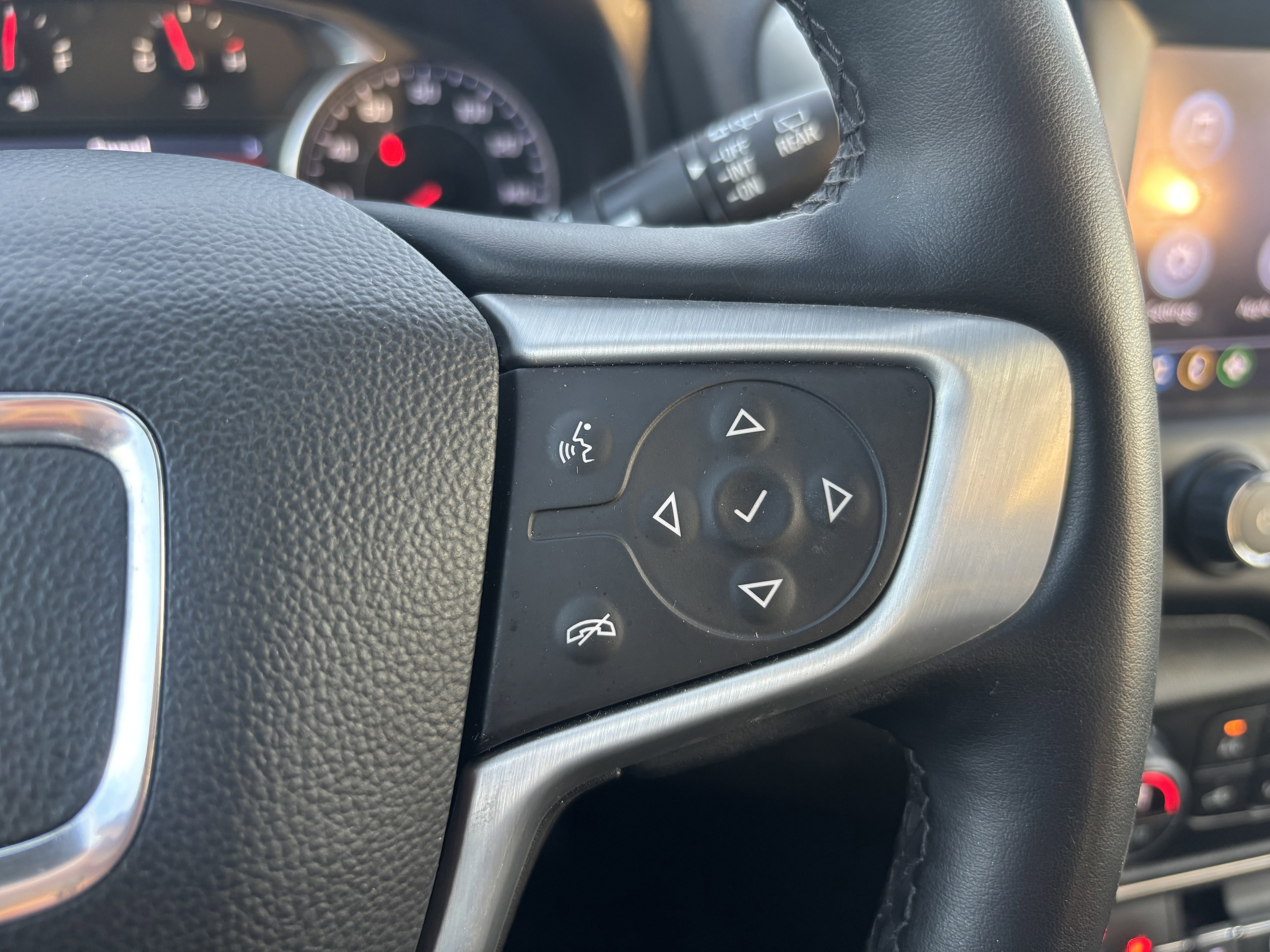 Used 2024 Summit White GMC SLT image 18