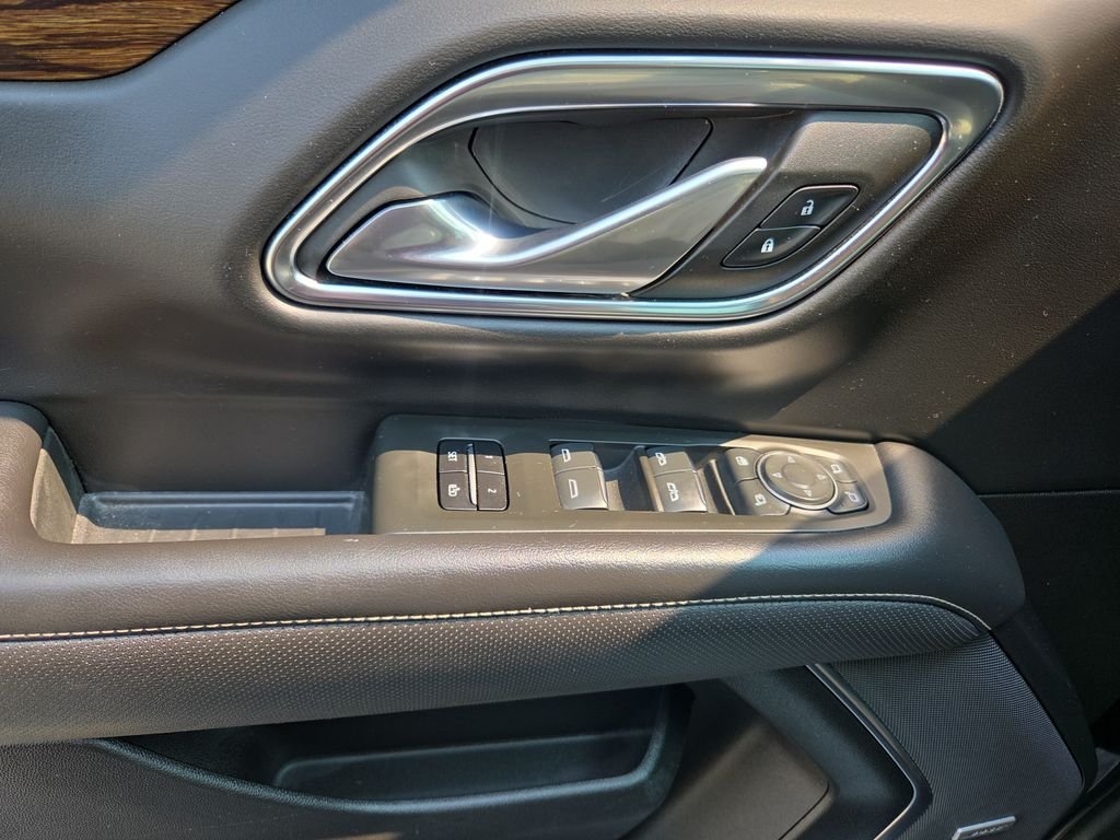 Used 2022 Black Chevrolet Premier image 29