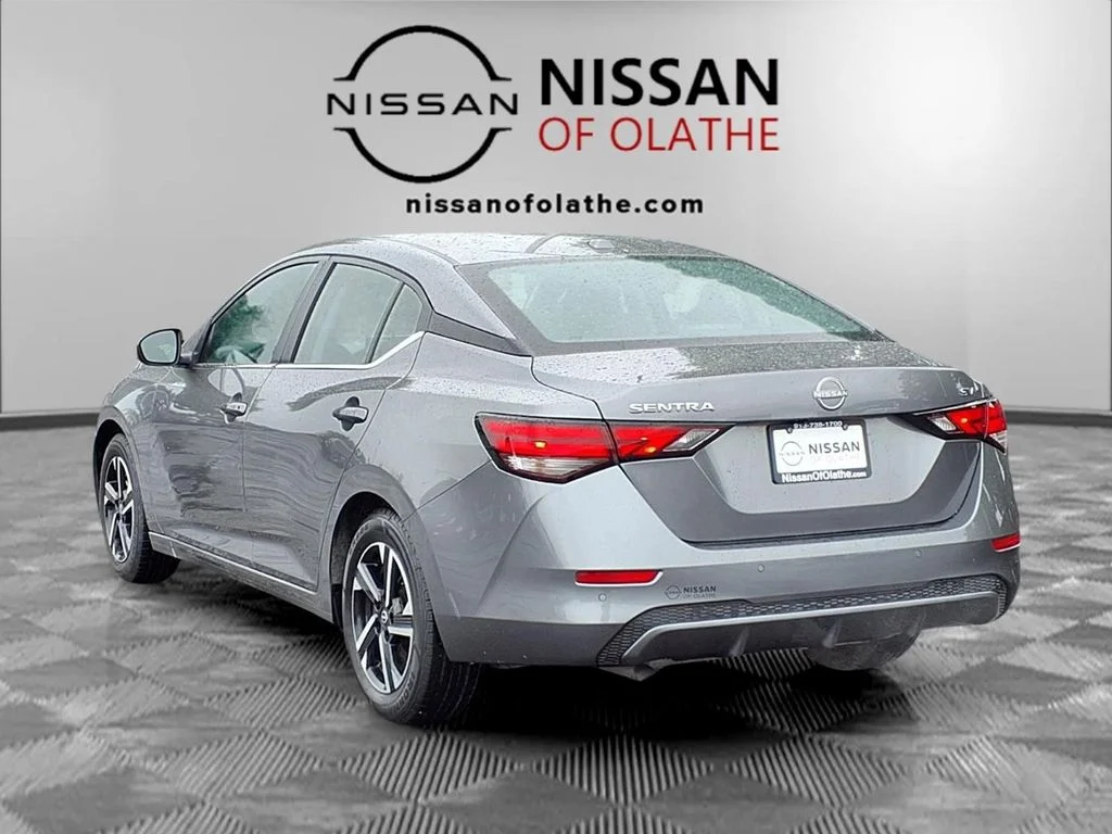 Used 2024 Gray Nissan SV image 3