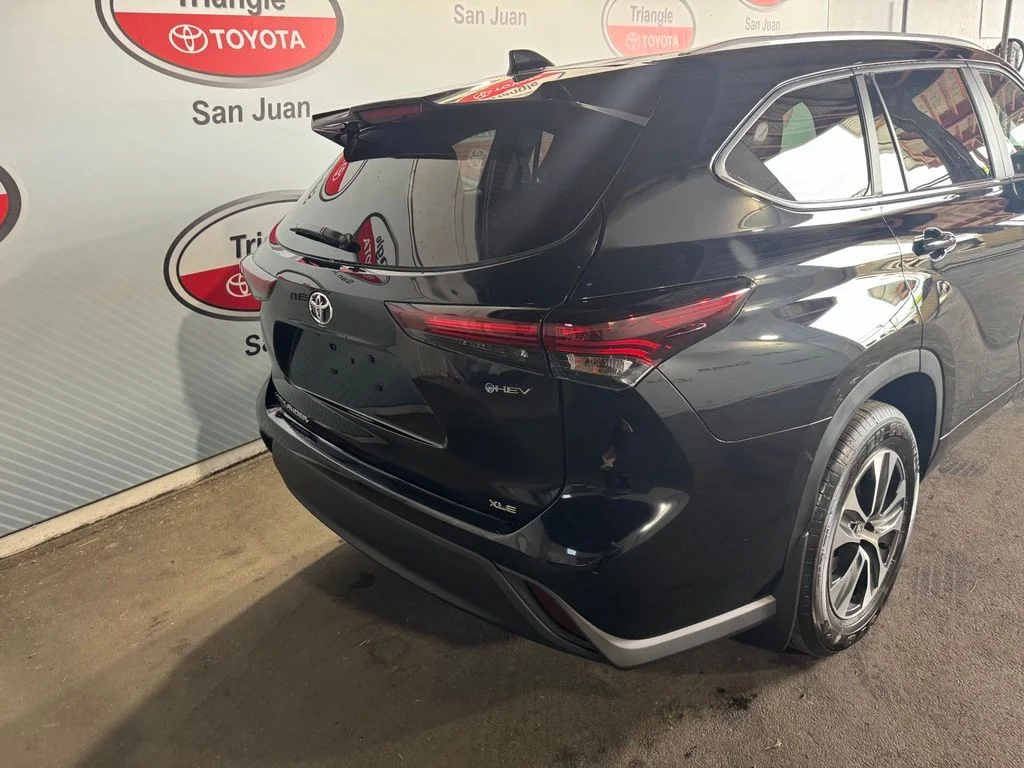 New 2026 Black Toyota XLE image 20