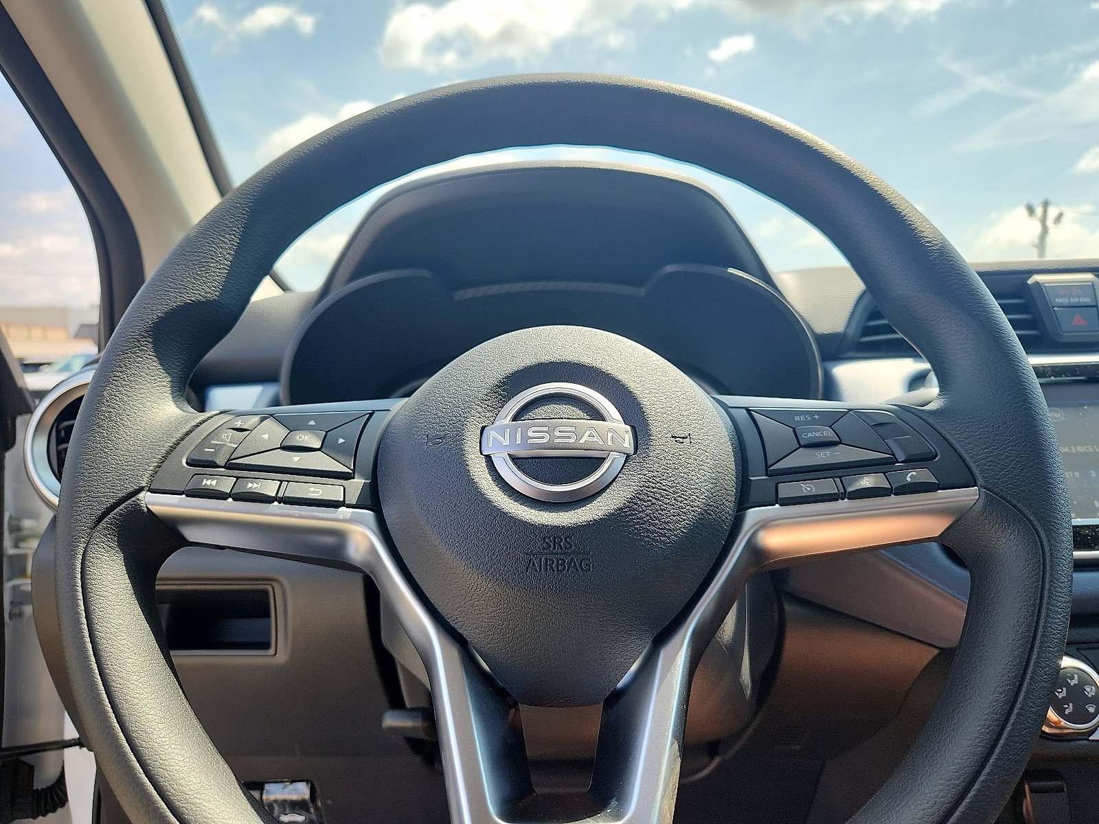 2025 Nissan Versa Sedan SV - Photo 13