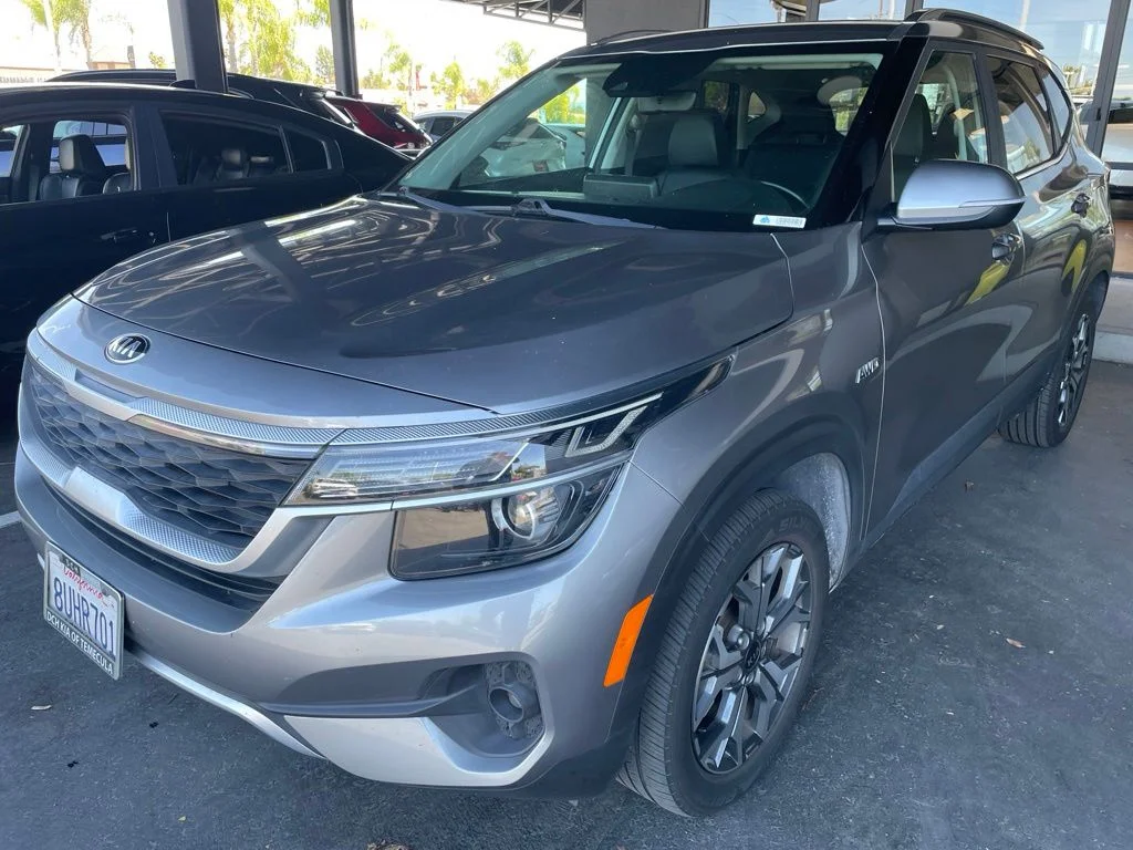 Used 2021 Gray Kia EX image 5
