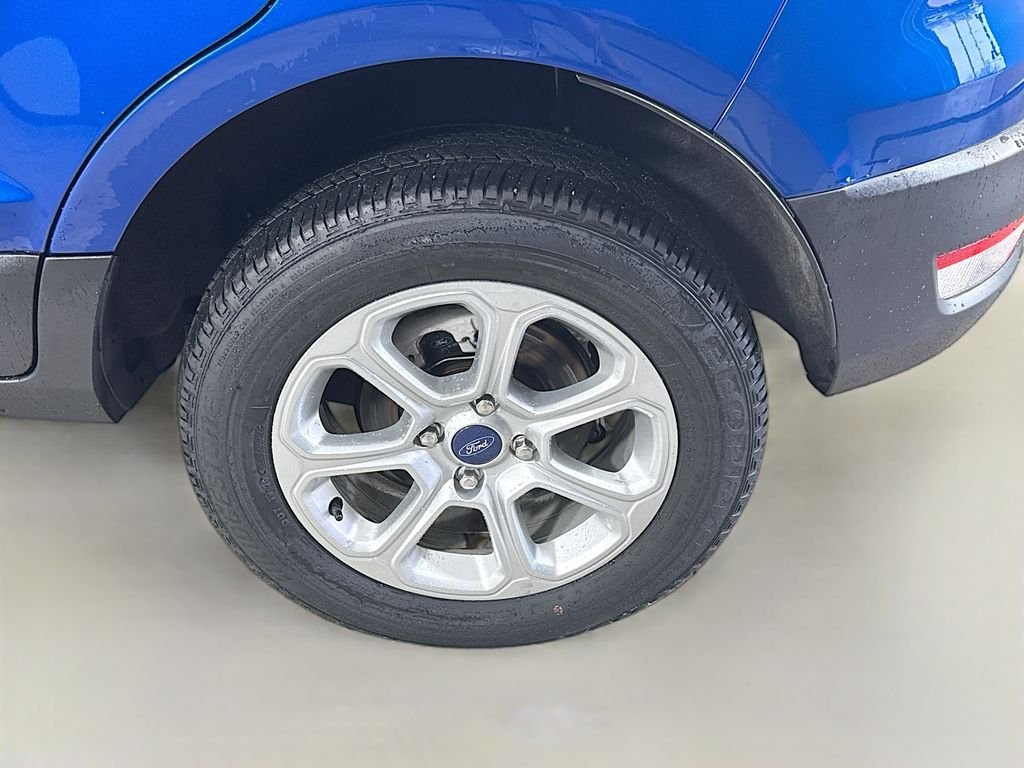Used 2022 Lightning Blue Metallic Ford SE image 32