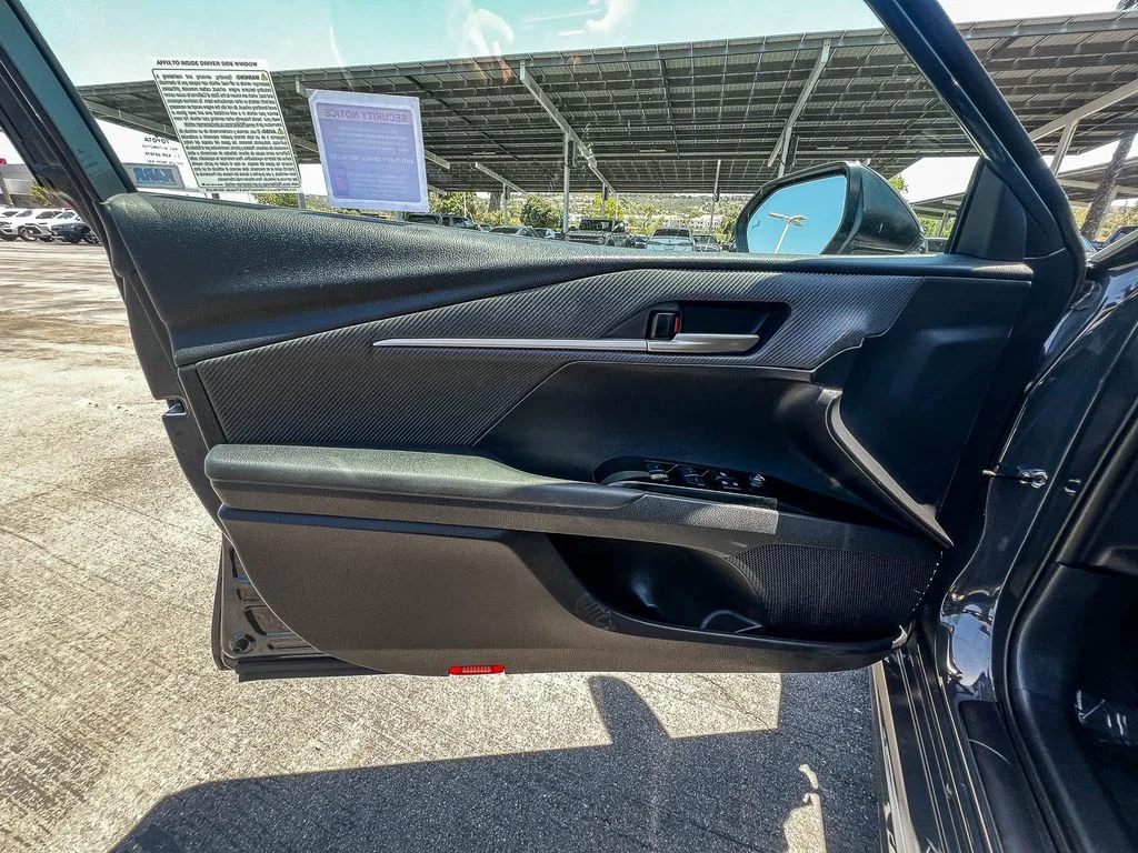 Certified Used 2025  Toyota SE image 19