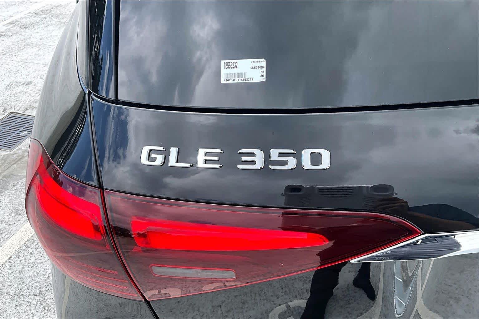 Used 2026 Obsidian Black Metallic Mercedes-Benz GLE 350 image 31