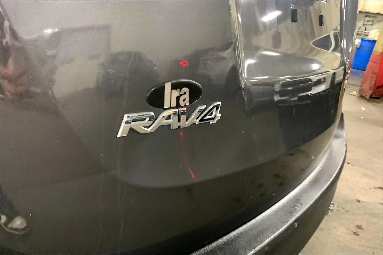 Used 2014 Magnetic Gray Metallic Toyota XLE image 31