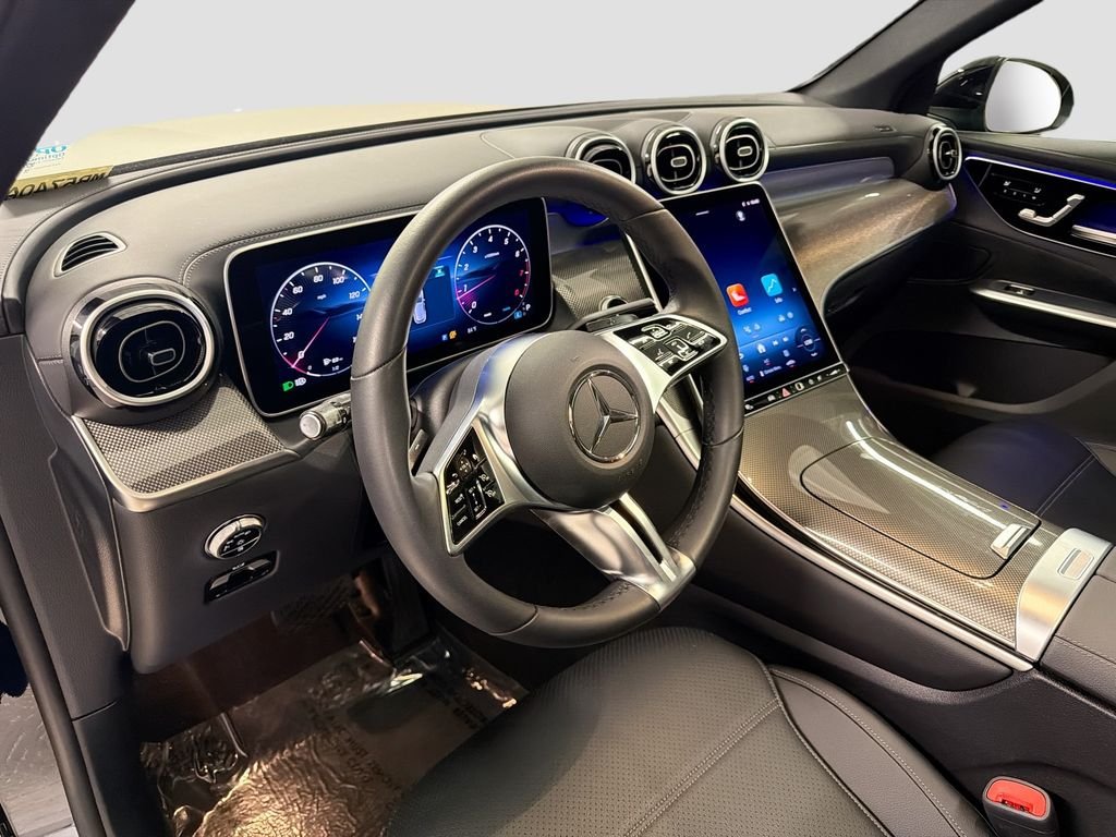Used 2025 Black Mercedes-Benz GLC 300 image 4