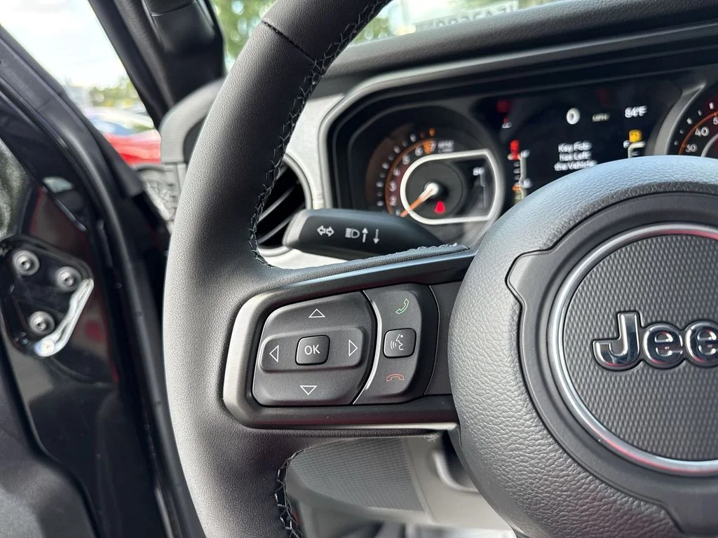 New 2025 Black Clear-Coat Exterior Paint Jeep Sport S image 15