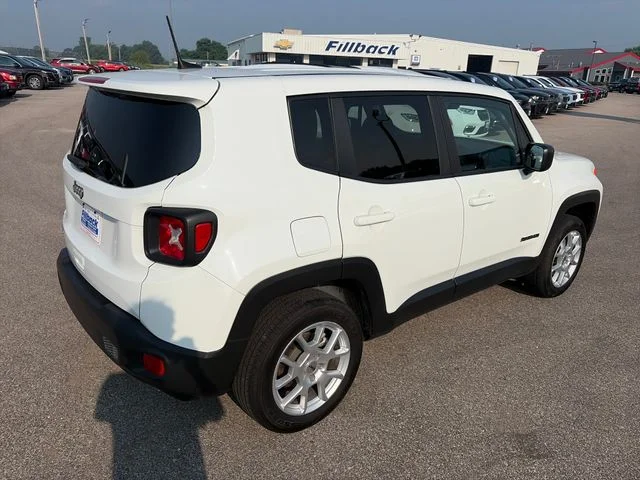 Used 2023 Alpine White Clearcoat Jeep Latitude image 8