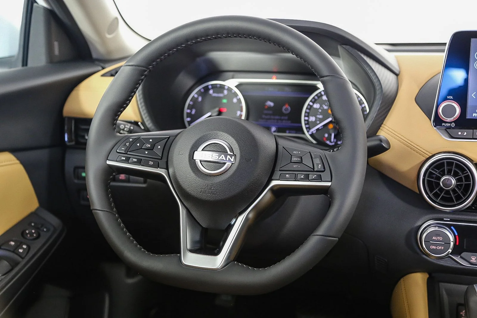 Used 2025 White Nissan SV w/ PREMIUM PKG image 15
