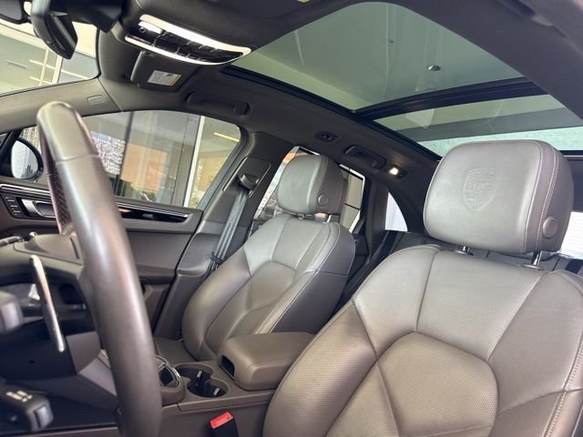 2024 Porsche Macan T - Photo 23