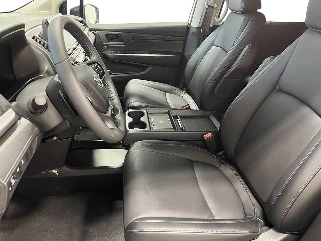 New 2026 Platinum White Pearl Honda EX image 14