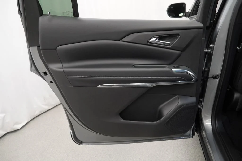 New 2027 Sterling Gray Metallic Chevrolet LT image 25
