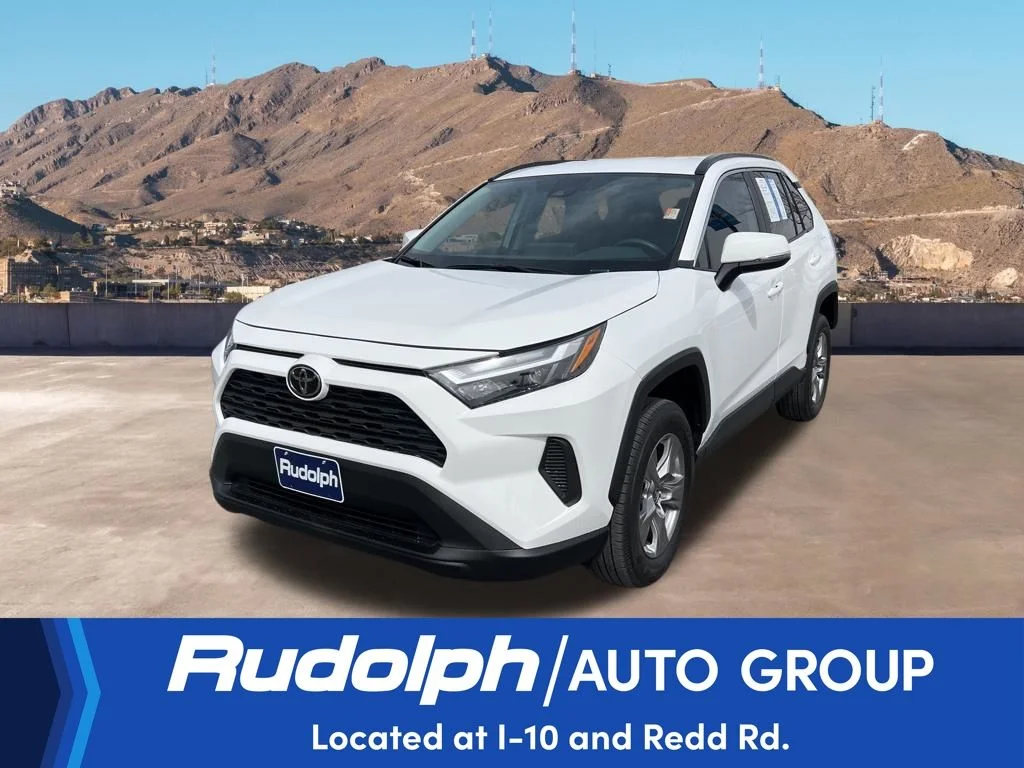 Used 2025 White Toyota XLE image 1