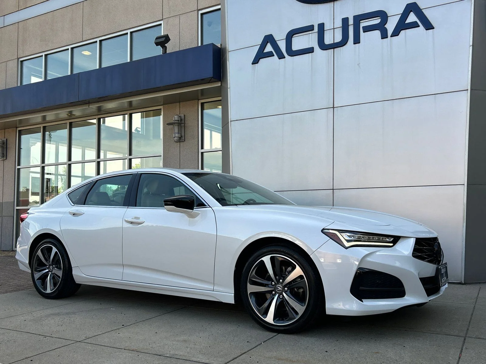 2025 Acura TLX 2.0 Auto Technology Package's photo