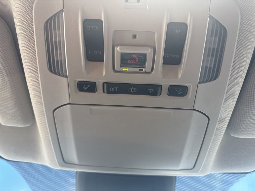 Used 2021 Blizzard Pearl Toyota XLE image 23