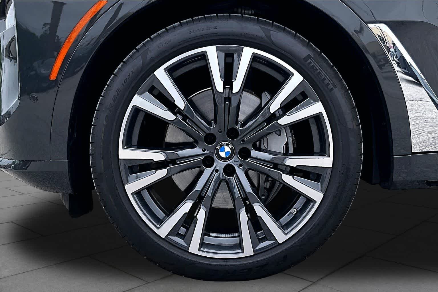 Used 2026 Dravit Grey Metallic BMW xDrive40i image 10