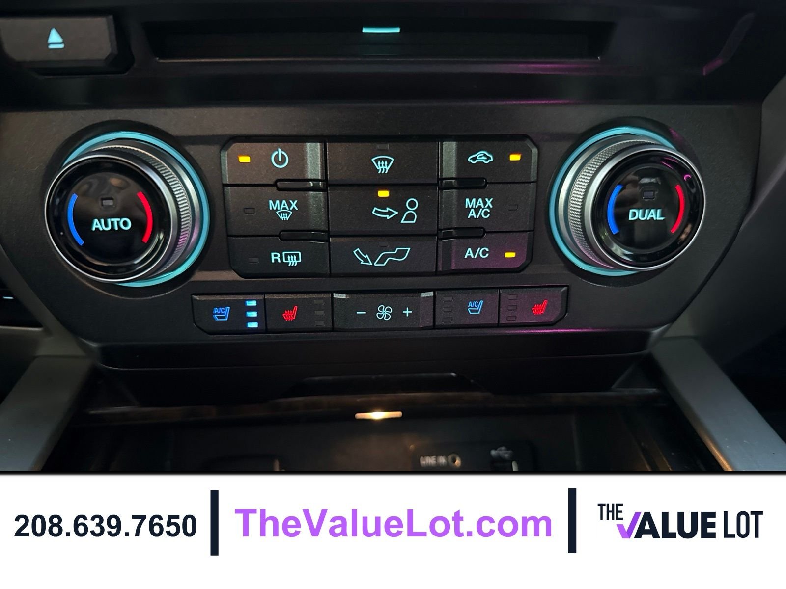 Used 2015  Ford Platinum image 15