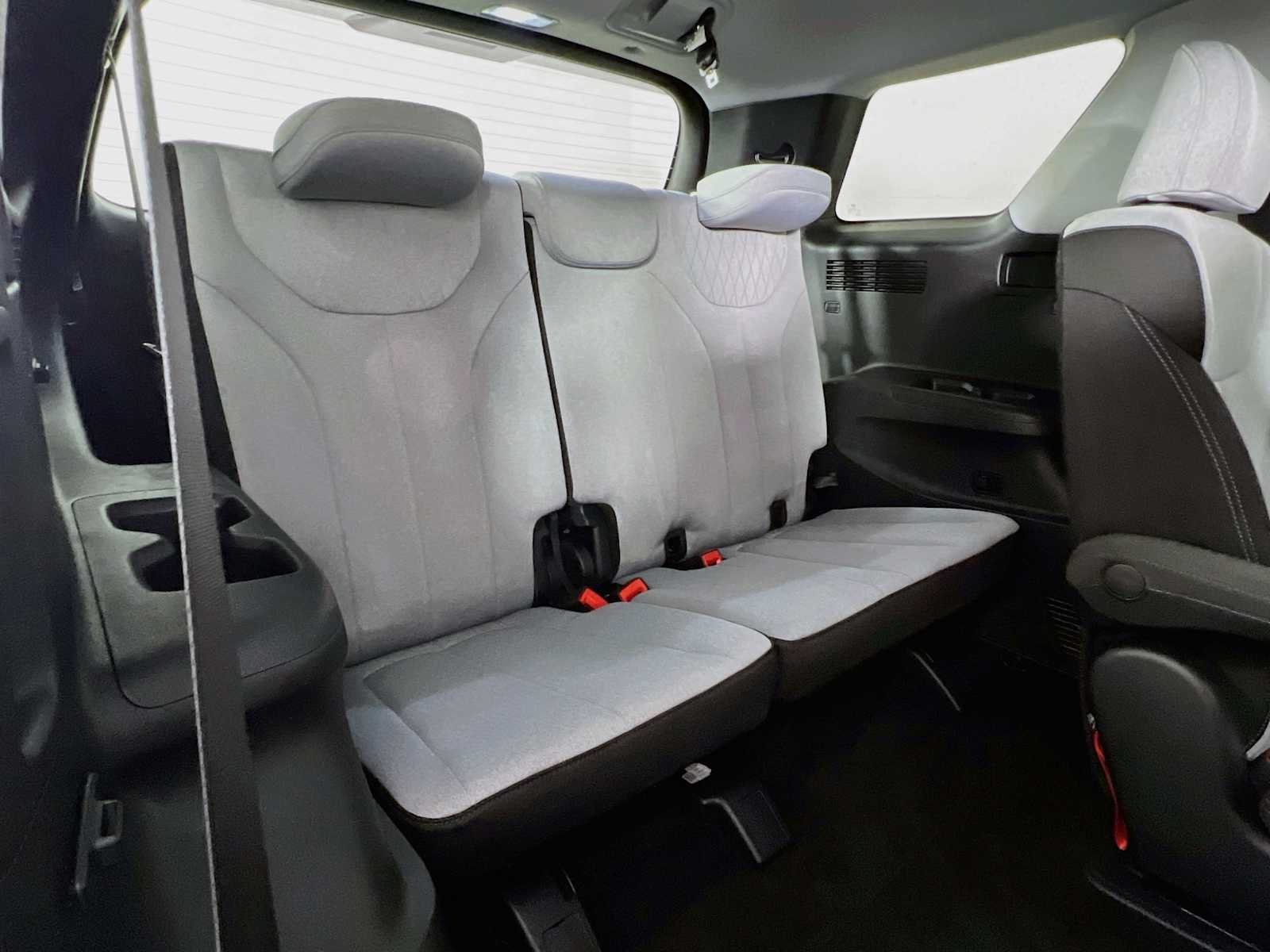 Certified Used 2021 Hyper White Hyundai SEL image 28