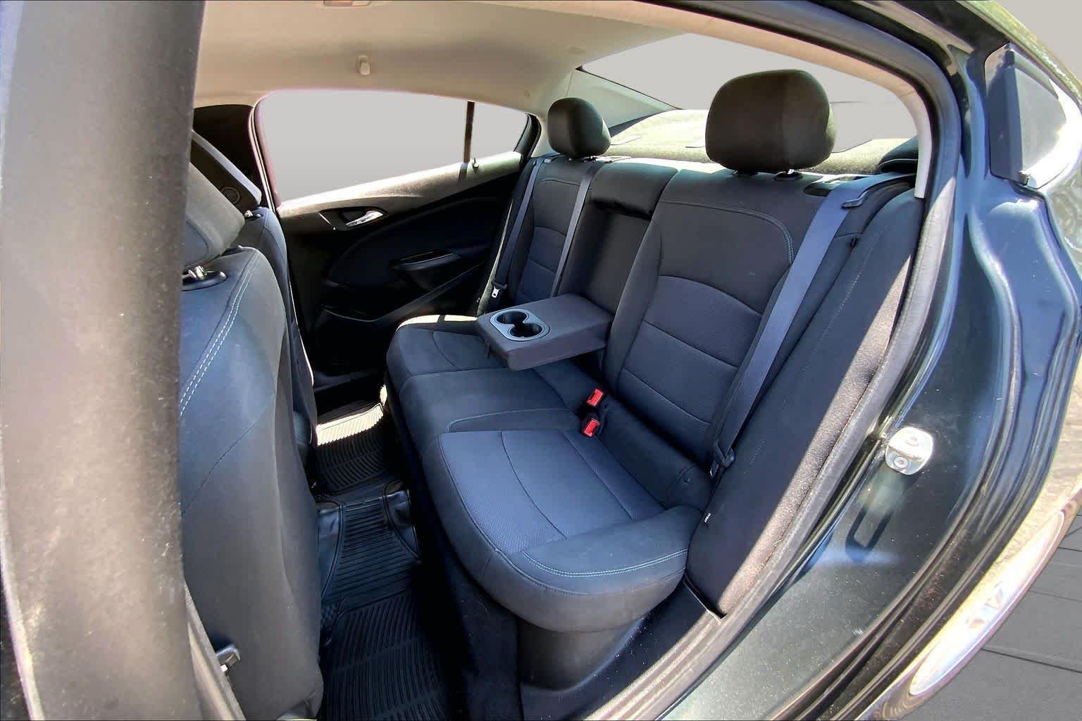 Used 2018 Graphite Metallic Chevrolet LT image 21