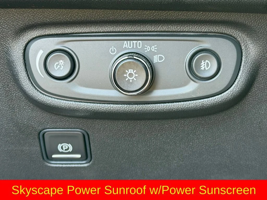 Used 2023 VOLCANIC RED TINTCOAT GMC SLT image 16