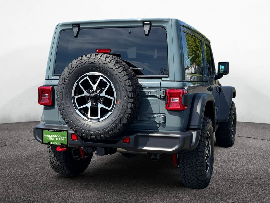 Used 2025 Gray Jeep Rubicon image 5