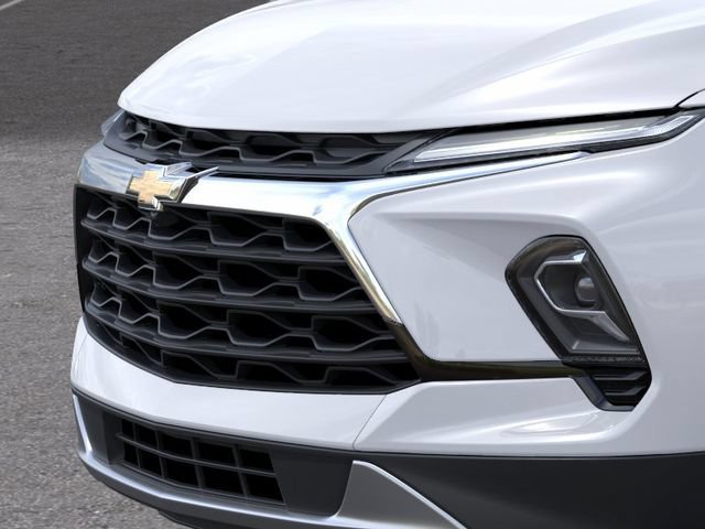 New 2026 Summit White Chevrolet 2LT image 13