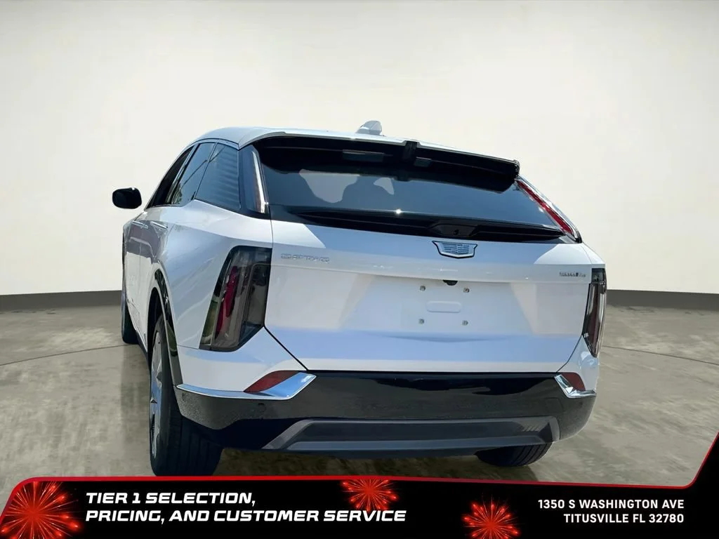 Used 2025 Crystal White Tricoat Cadillac Luxury 2 image 7