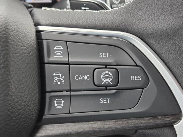 New 2026 Baltic Gray Metallic Clear-Coat Exterior Paint Jeep Altitude image 15