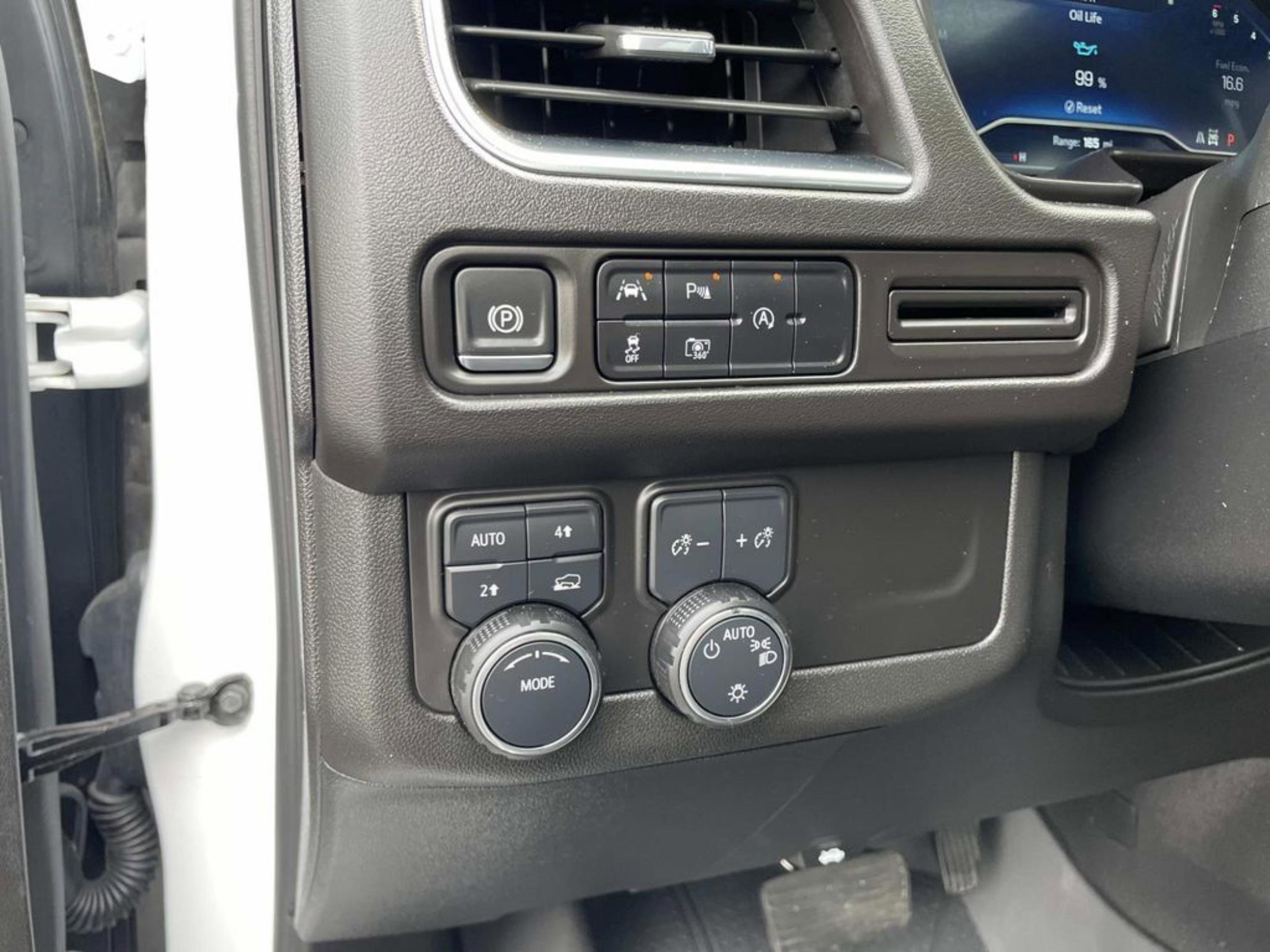 Used 2024 White Chevrolet RST image 25