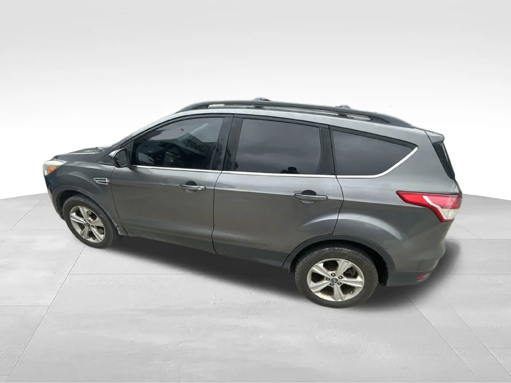 Used 2013  Ford SE image 16