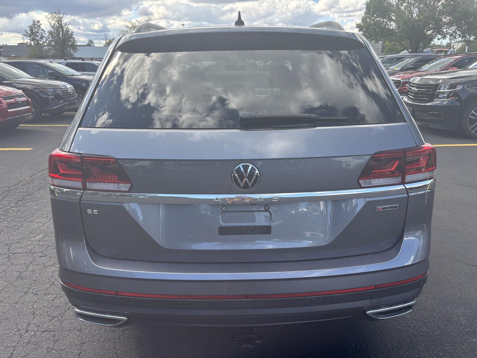 Used 2022 Platinum Gray Metallic Volkswagen 2.0T SE w/Technology image 5