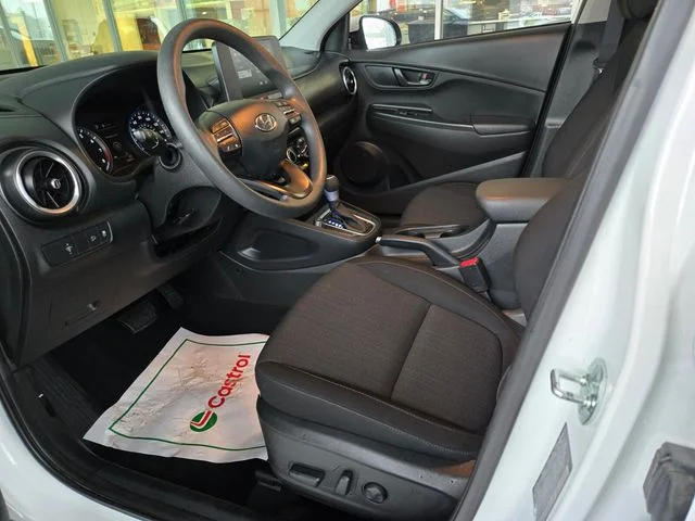 Used 2023 White Hyundai SEL image 13