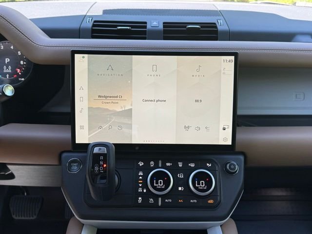 New 2026 Fuji White LAND ROVER X-Dynamic SE image 30