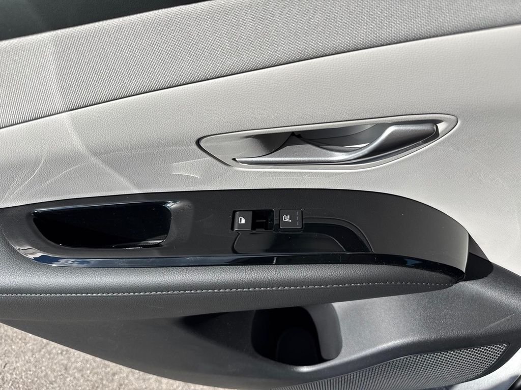 New 2026 Shimmering Silver Hyundai Limited image 11