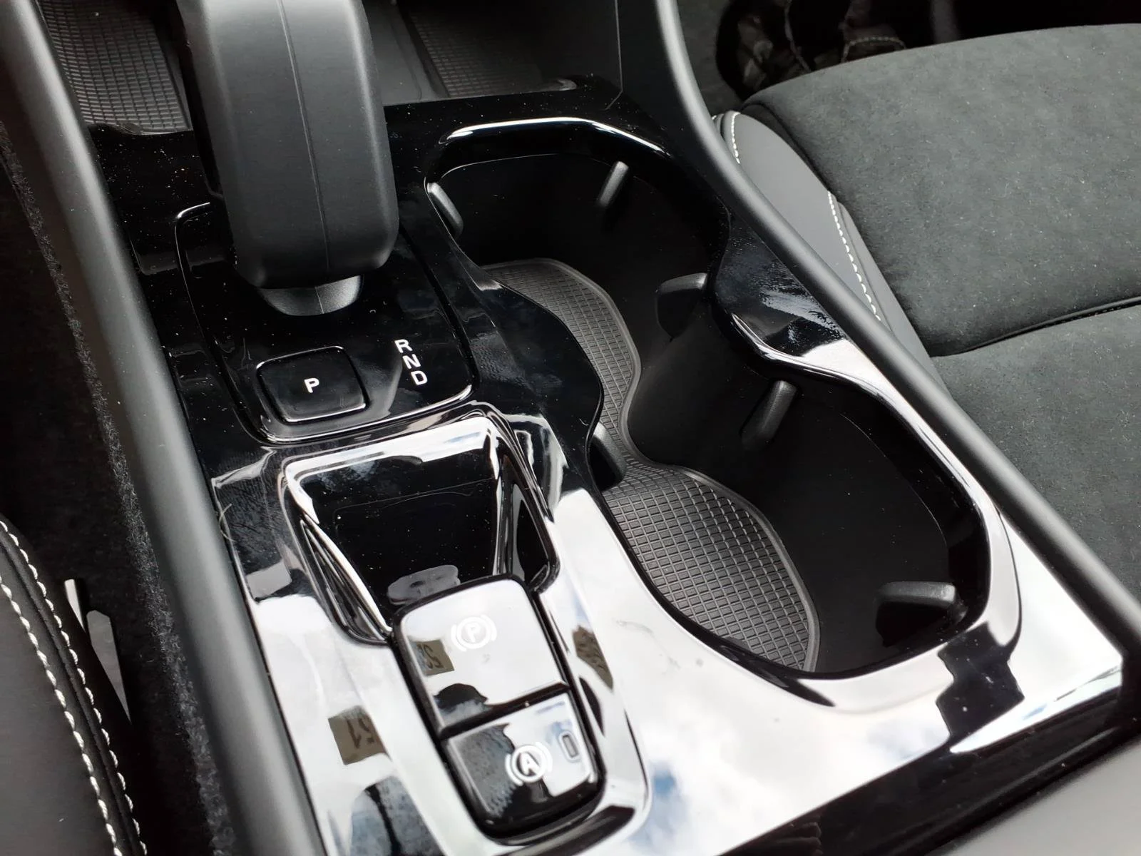 New 2026 Onyx Black Volvo Ultra Black Edition image 9
