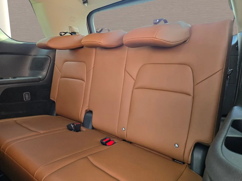 Used 2025 White Nissan Platinum image 13