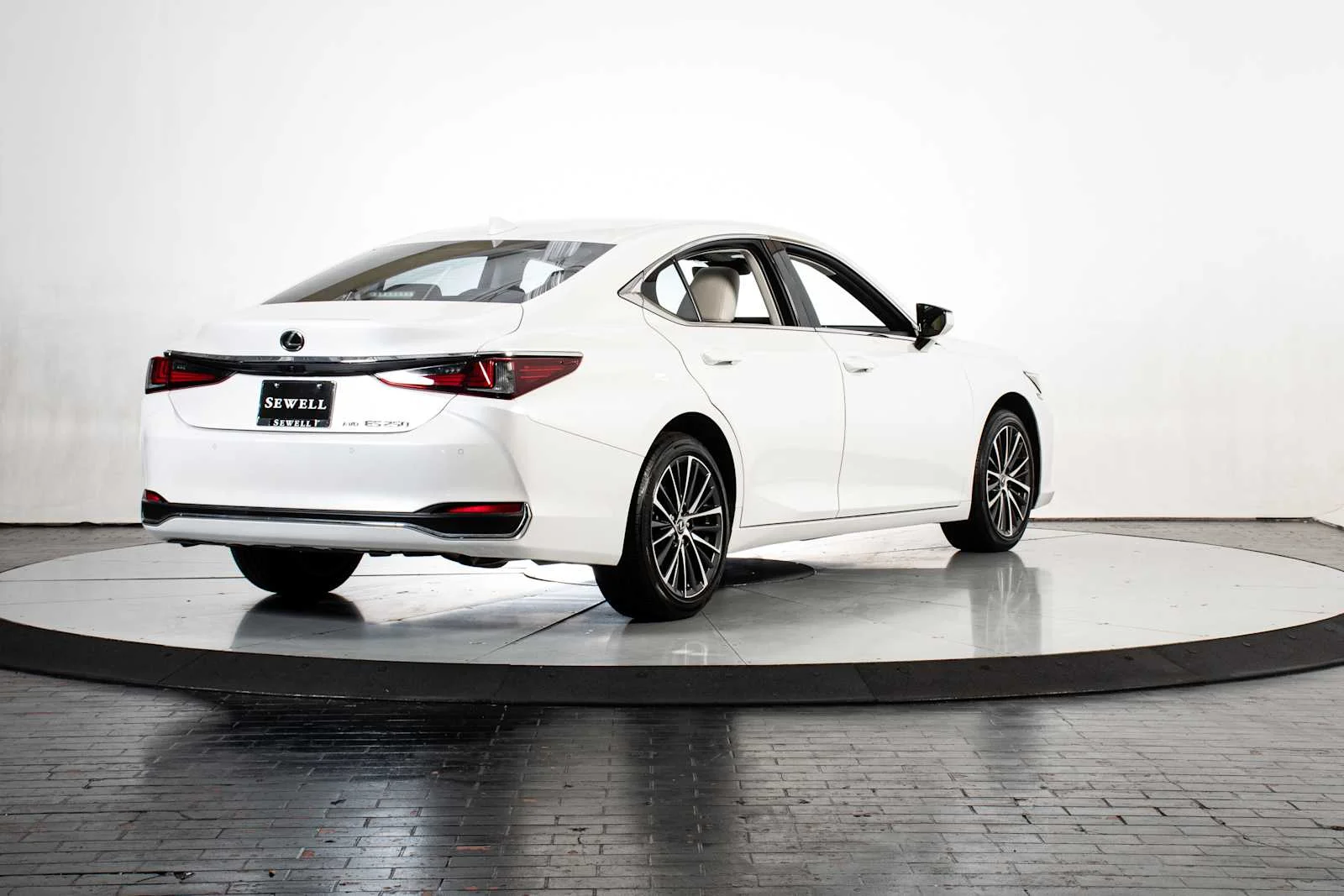 Certified Used 2024 EMINENT WHITE PEARL Lexus  image 7