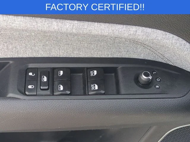 Used 2023 White Jeep Latitude Lux image 14