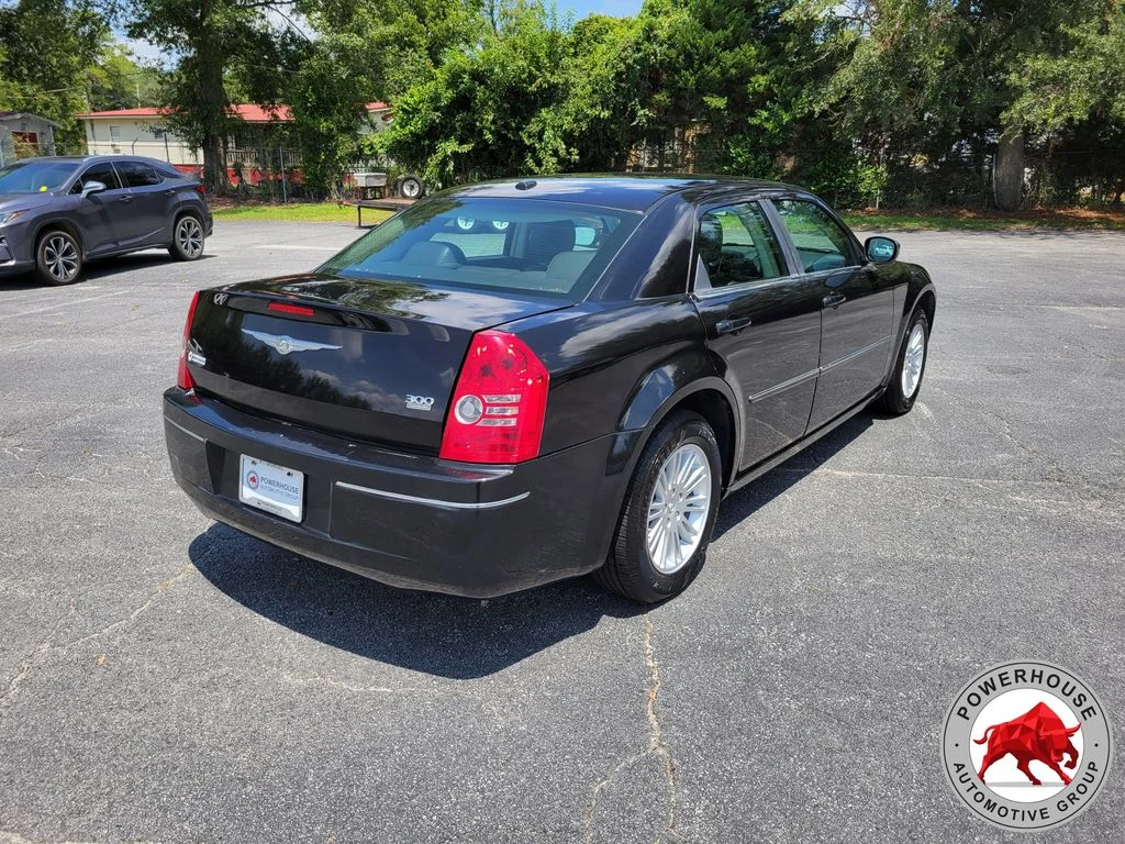 Used 2009 Black Chrysler Touring image 5