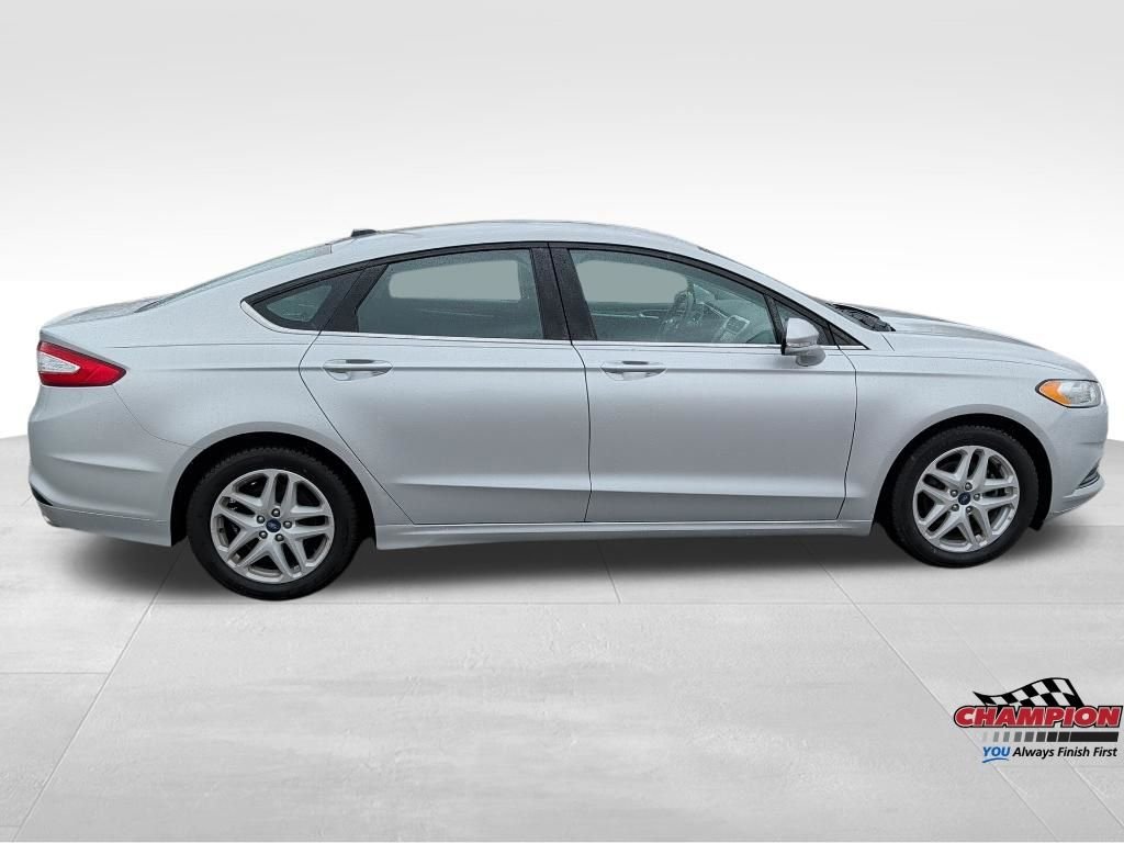 Used 2016 Silver Ford SE image 6
