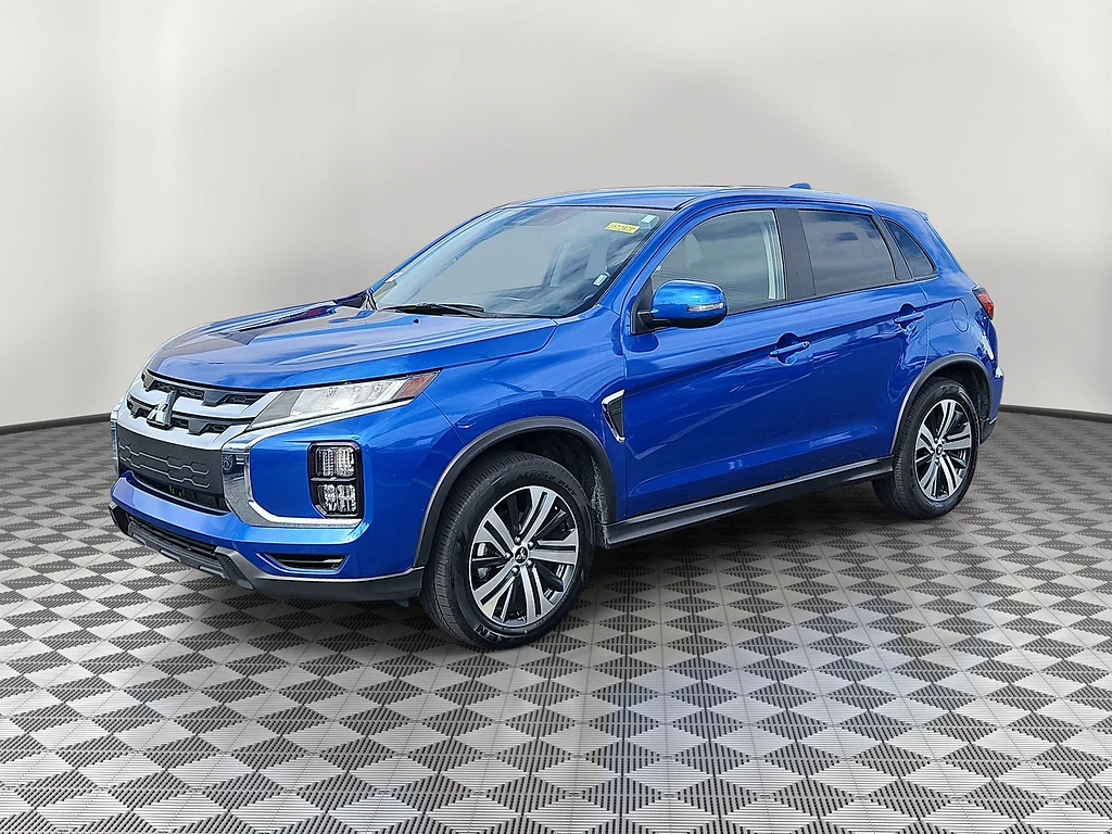 Used 2026 Octane Blue Metallic Mitsubishi SE image 2