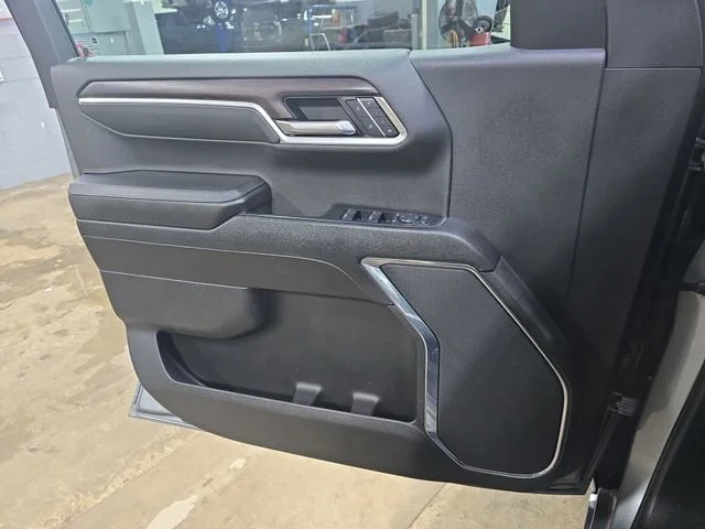 2024 GMC Sierra 1500 SLT - Photo 30