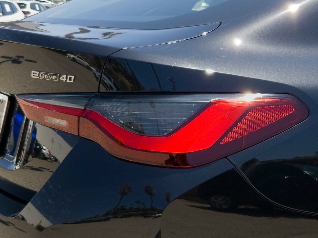 New 2026 Black Sapphire Metallic BMW eDrive40 image 5