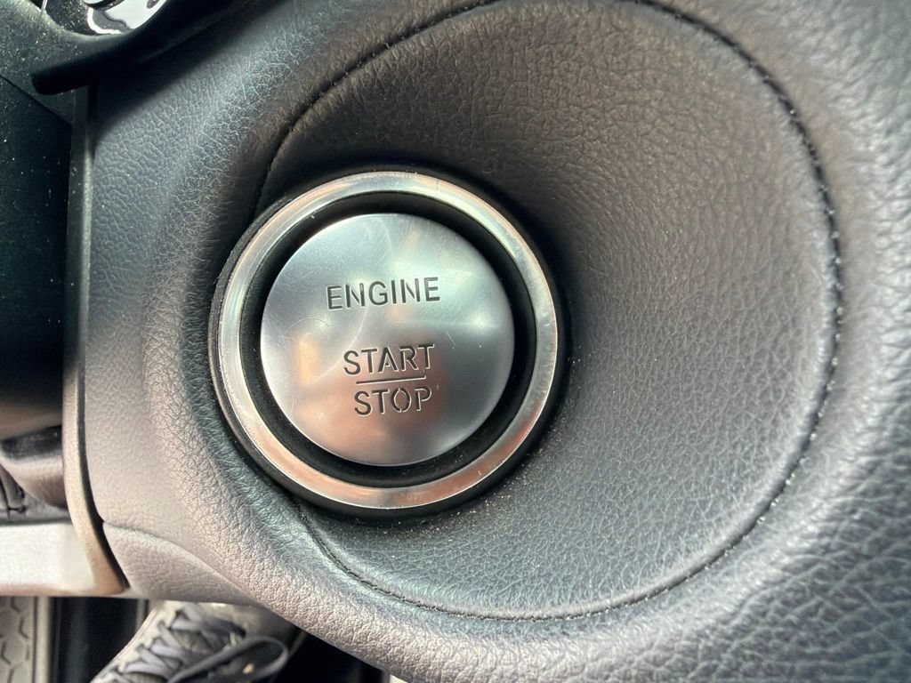 Used 2014 Palladium Silver Metallic Mercedes-Benz CLS 550 image 32