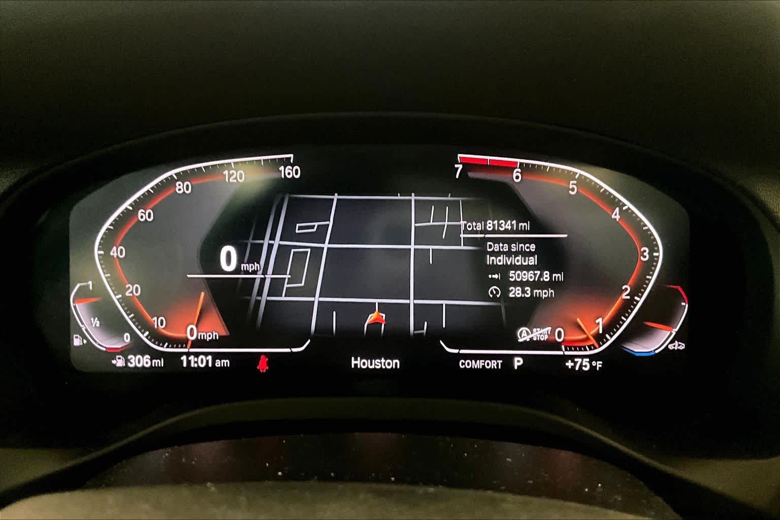 Used 2020 Black Sapphire Metallic BMW sDrive30i image 24